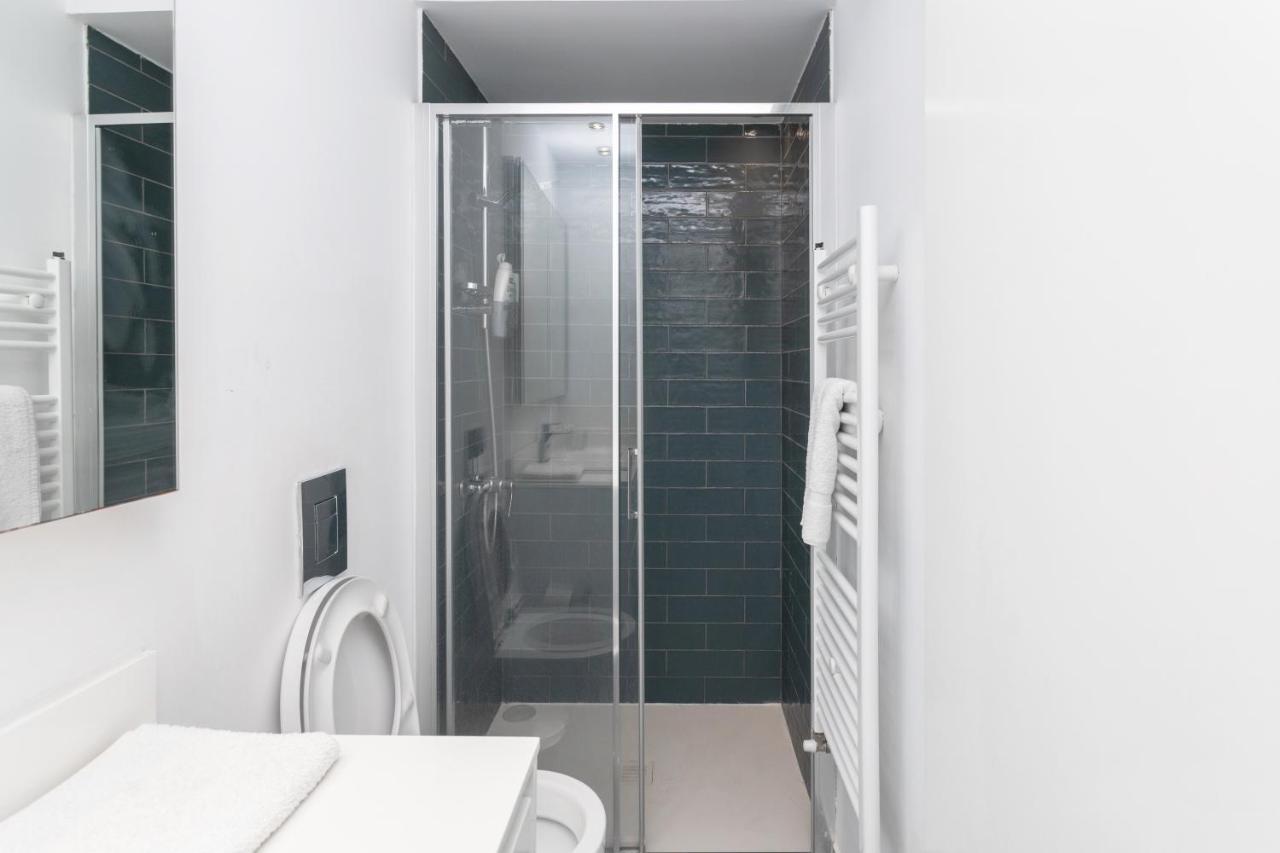 Mayra Seafront Luxury Apartment Лимасол Экстерьер фото