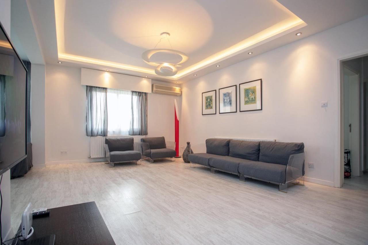 Mayra Seafront Luxury Apartment Лимасол Экстерьер фото