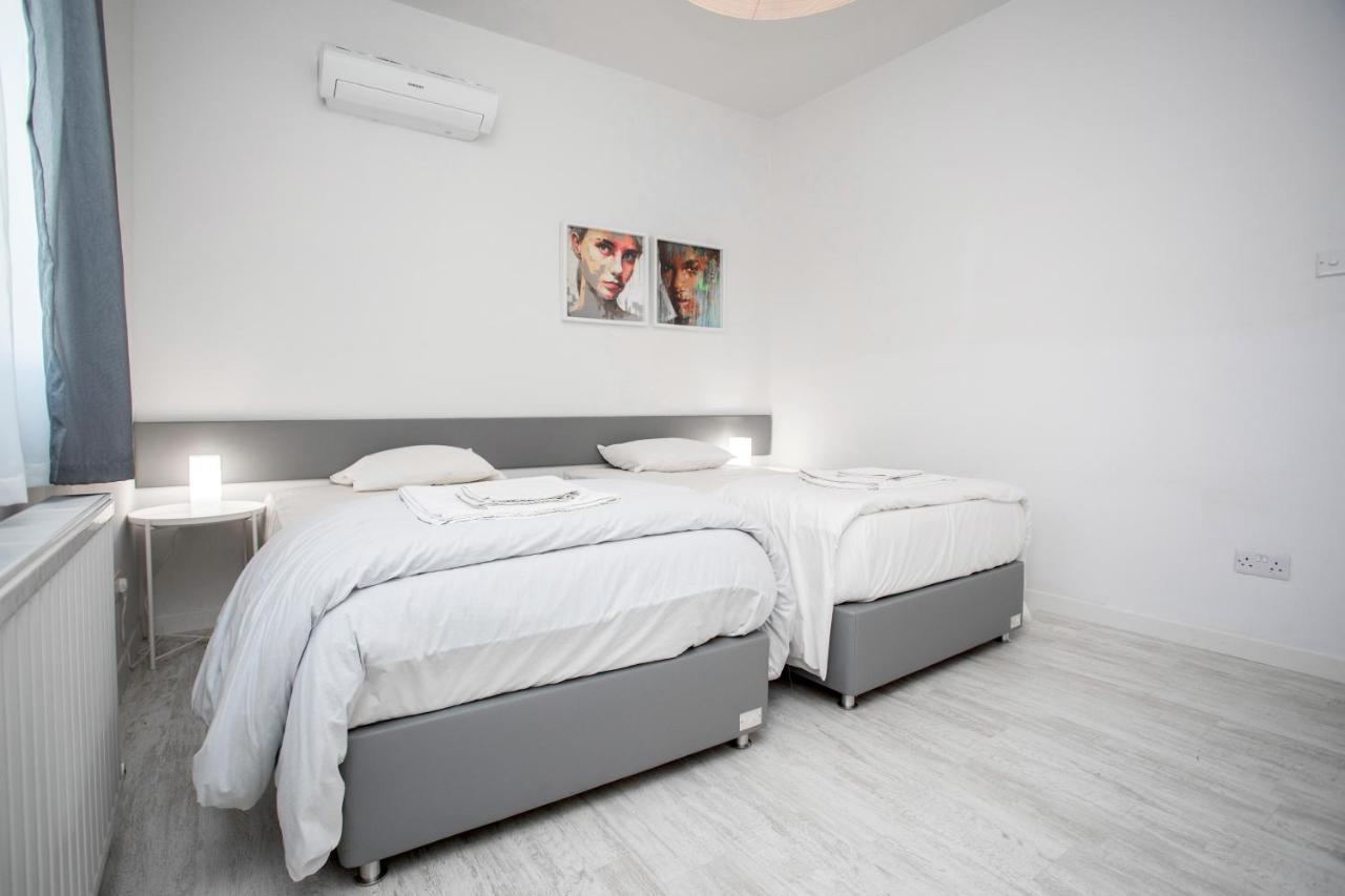 Mayra Seafront Luxury Apartment Лимасол Экстерьер фото