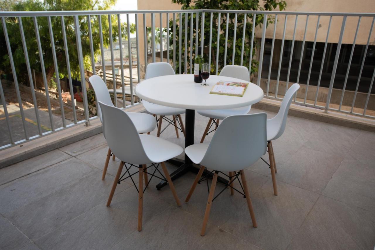 Mayra Seafront Luxury Apartment Лимасол Экстерьер фото