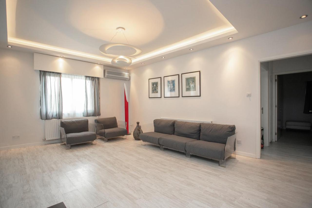 Mayra Seafront Luxury Apartment Лимасол Экстерьер фото